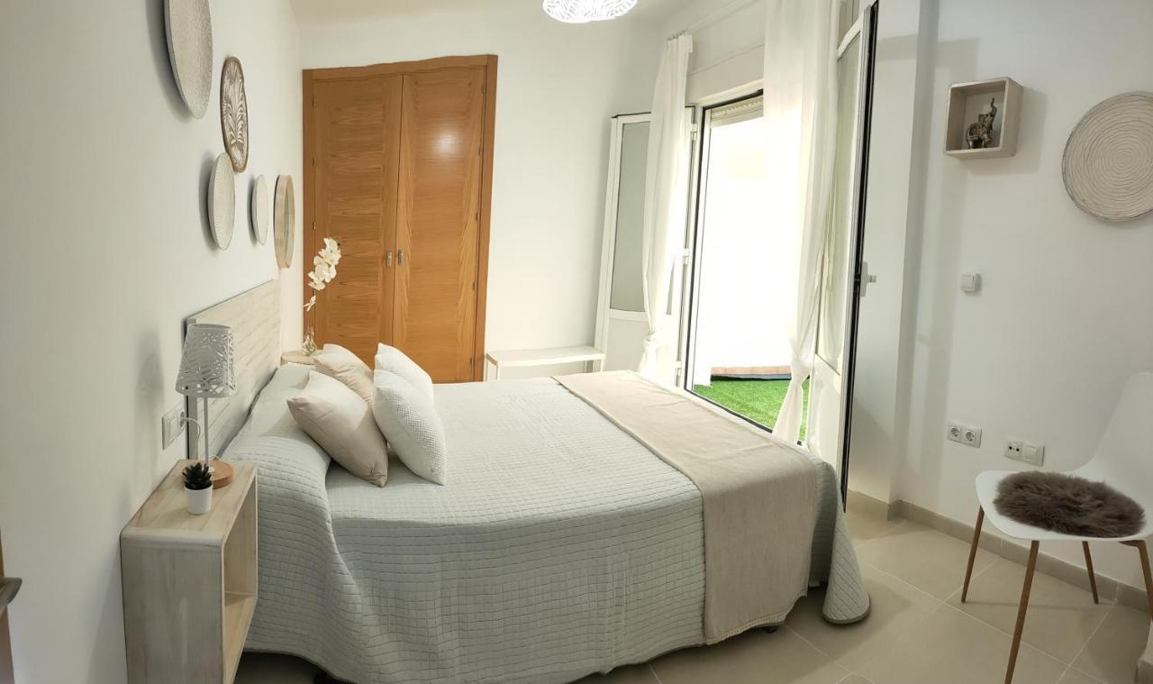 Apartment Relax Chiclana-aparcamiento Privado-tv Cable-wifiplus-aire Acond-incluido *