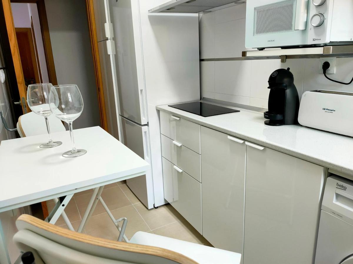 Apartment Relax Chiclana-aparcamiento Privado-tv Cable-wifiplus-aire Acond-incluido *